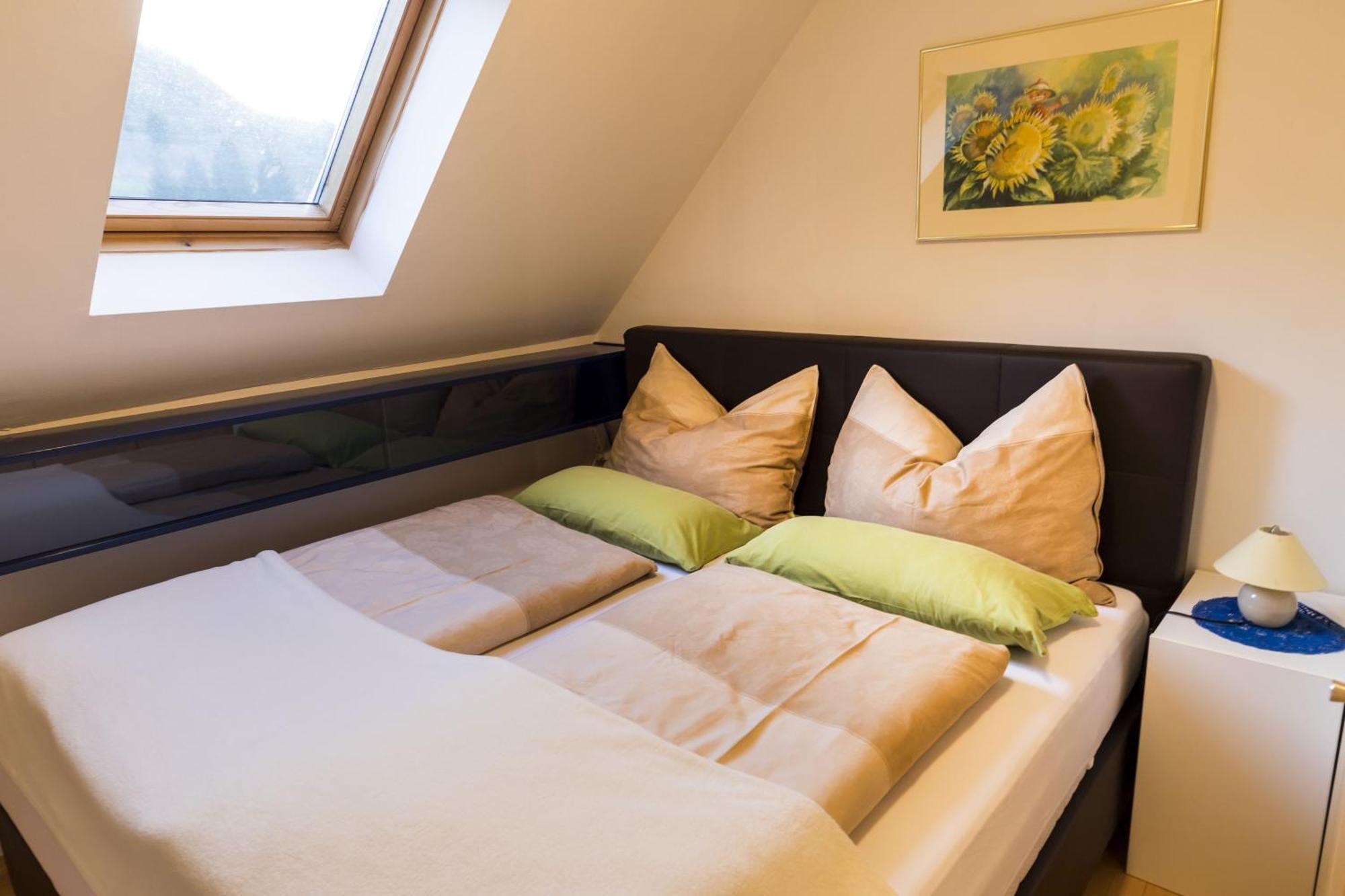 Apartmenthaus Pastner Am Teich Übelbach Exteriör bild