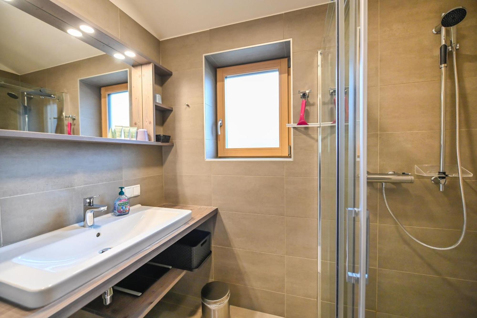Apartmenthaus Pastner Am Teich Übelbach Exteriör bild