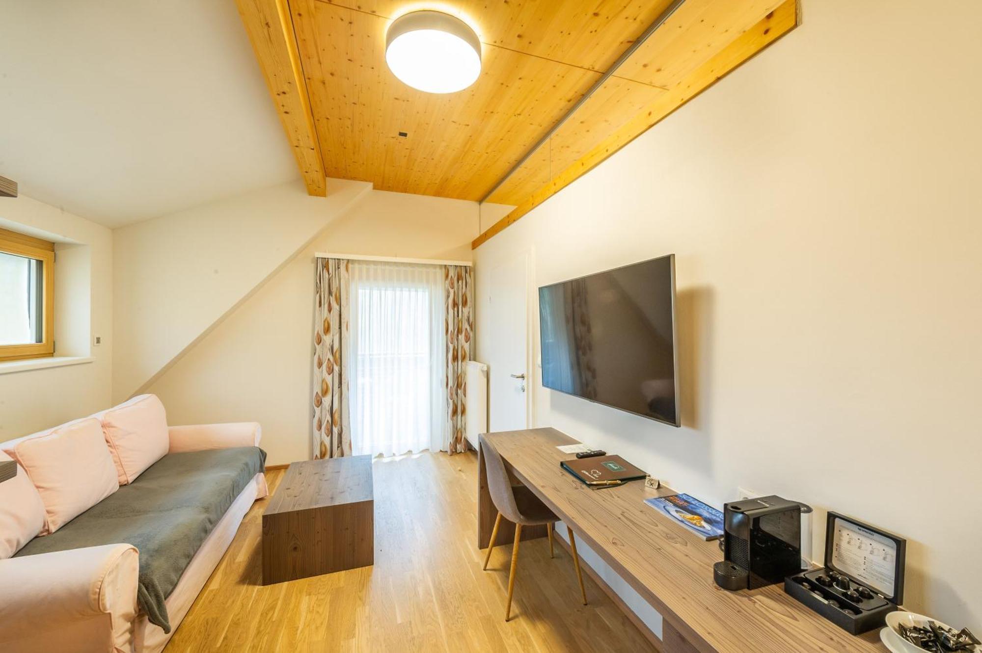 Apartmenthaus Pastner Am Teich Übelbach Exteriör bild